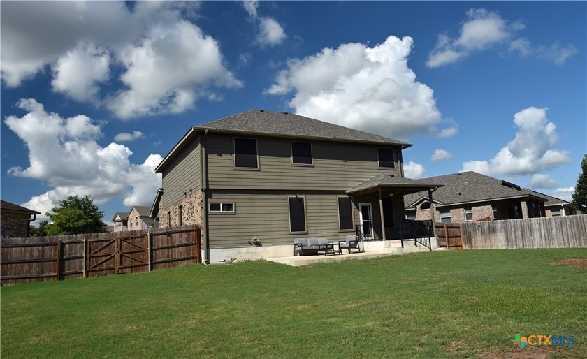 Deal of a Lifetime! This beautiful 4-bedroom home is priced well - photo 36