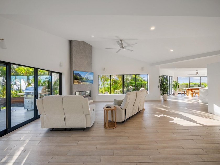 Welcome to the Resort in Maui Meadows - an extraordinary private - photo 12