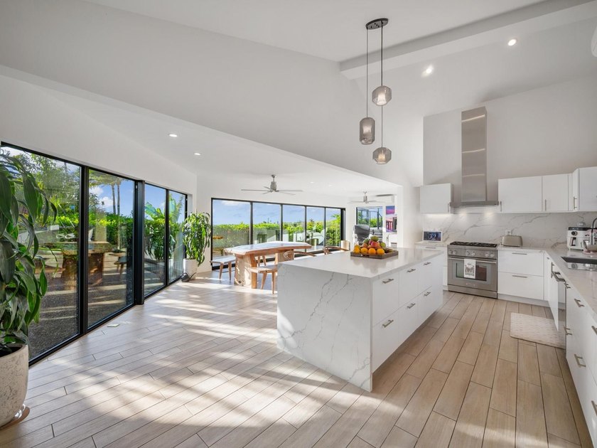 Welcome to the Resort in Maui Meadows - an extraordinary private - photo 17