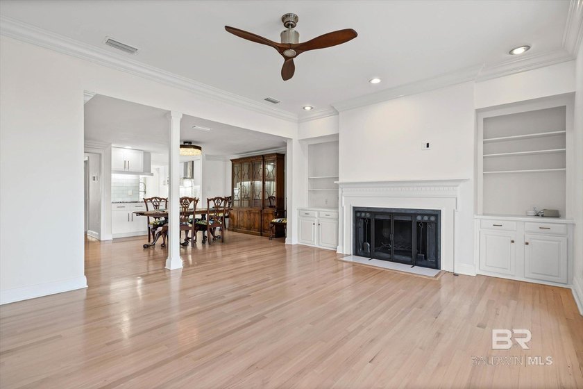 Experience the ultimate bayfront lifestyle with private - photo 3