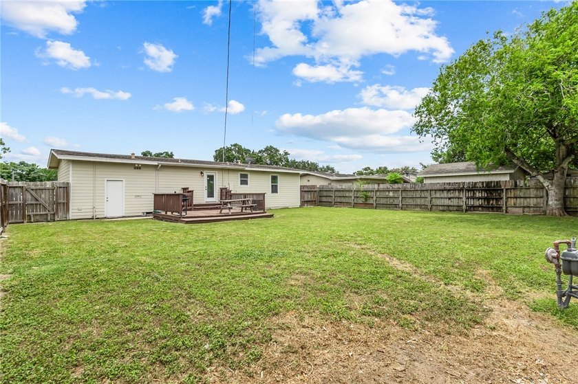 Move-in ready, fully furnished, and packed with opportunity this - photo 23