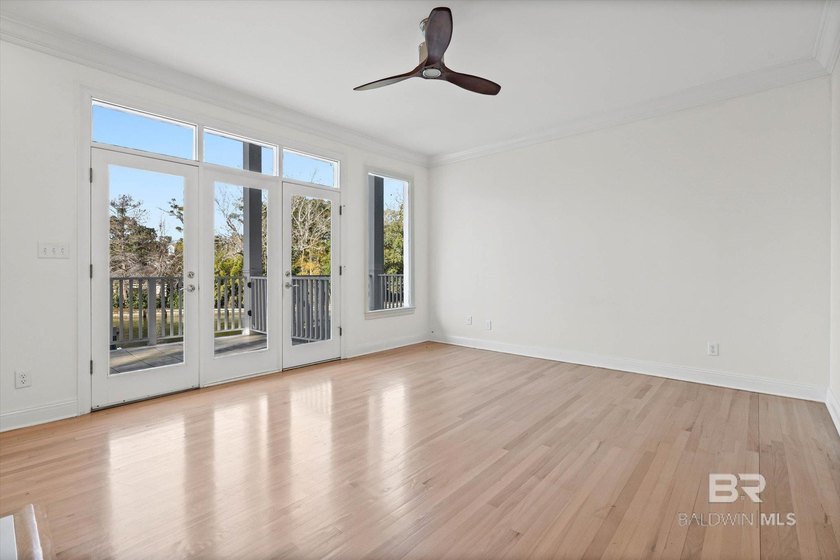 Experience the ultimate bayfront lifestyle with private - photo 4