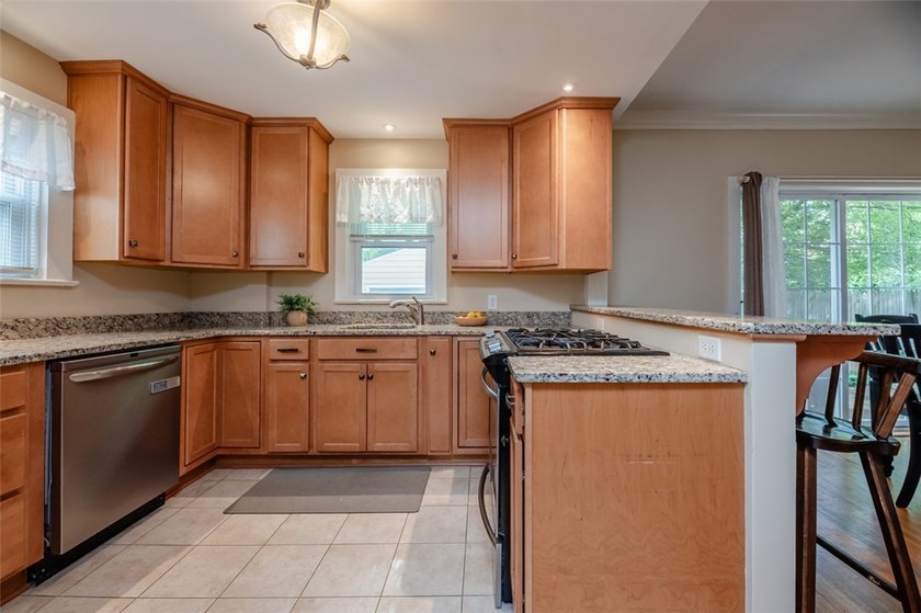 OPEN HOUSE! Saturday July 11th from 11:30AM-1PM. Welcome to 73 - photo 4