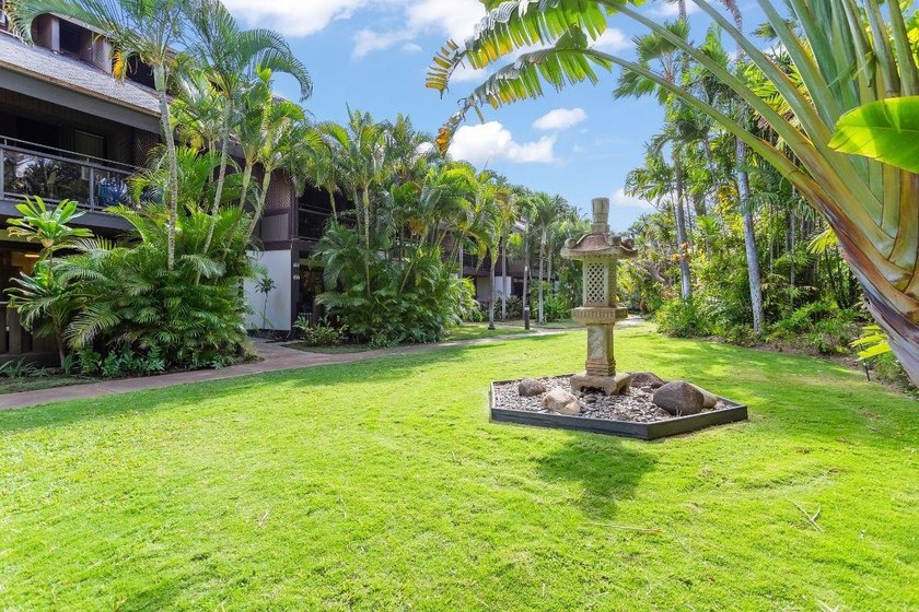MOTIVATED TO SELL. Ground Floor. Garden Views. Right Across from - photo 12