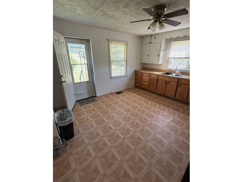 Cute Cottage on 4.59 ac with tons of potential for the buyer - photo 17