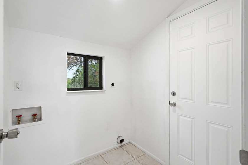 Charming and affordable 2-bedroom, 2-bath home in the heart of - photo 18