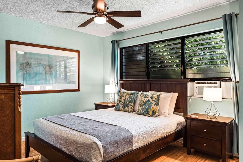 MOTIVATED TO SELL. Ground Floor. Garden Views. Right Across from - photo 20