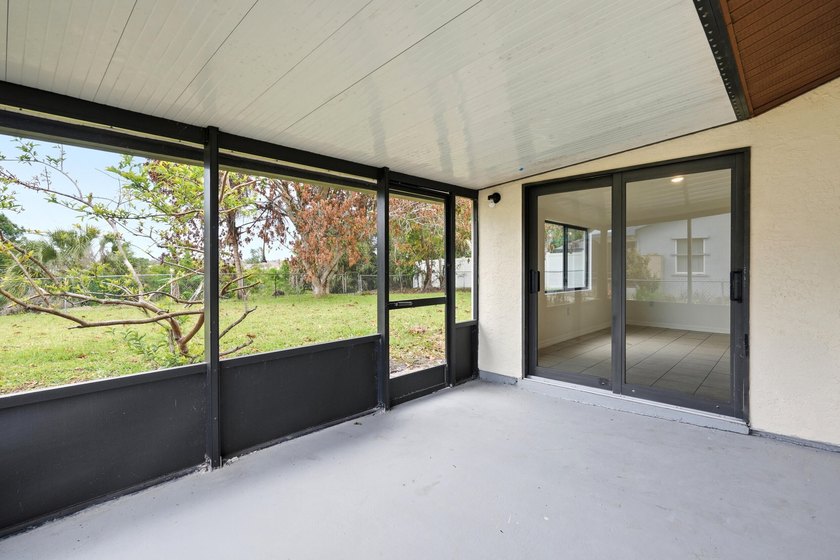 Charming and affordable 2-bedroom, 2-bath home in the heart of - photo 22