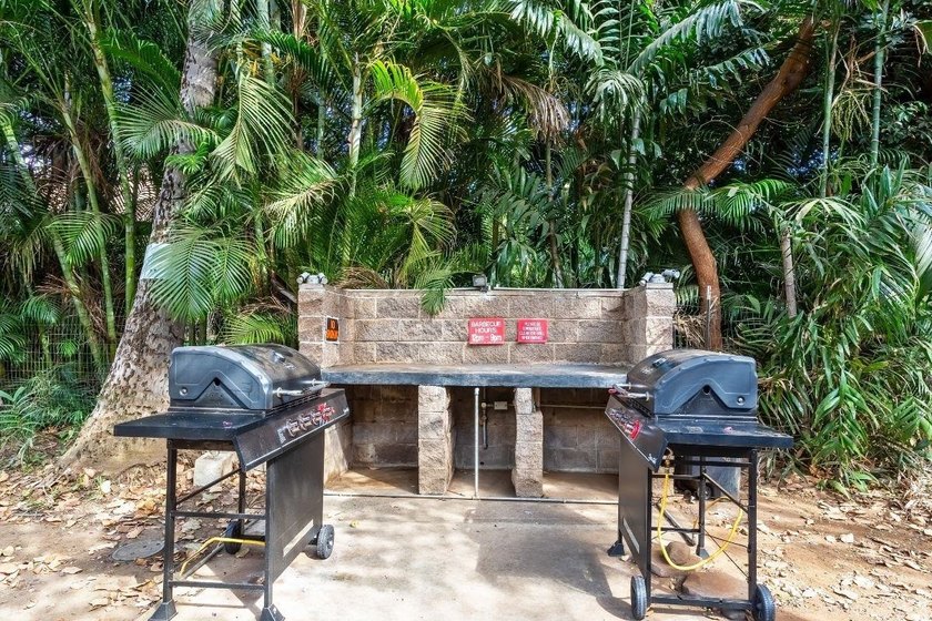 MOTIVATED TO SELL. Ground Floor. Garden Views. Right Across from - photo 28