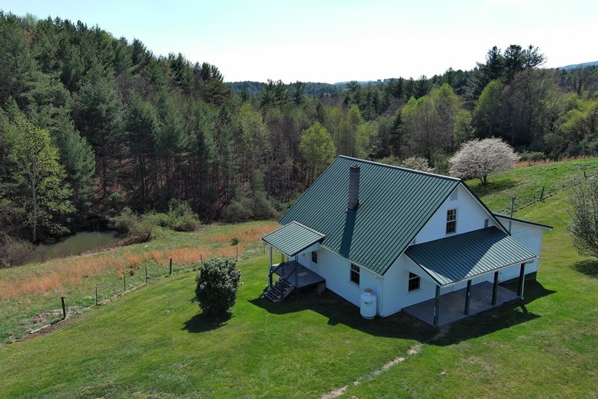 Cute Cottage on 4.59 ac with tons of potential for the buyer - photo 35