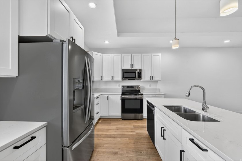 Come enjoy this like-new twin home. Located conveniently near - photo 11