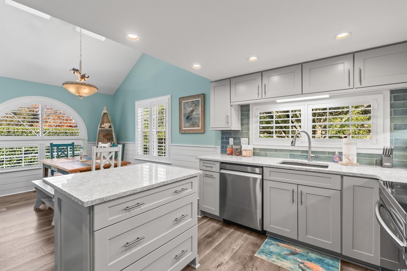 This Beautifully Decorated 2 bed 2 bath condo with loft, in - photo 14