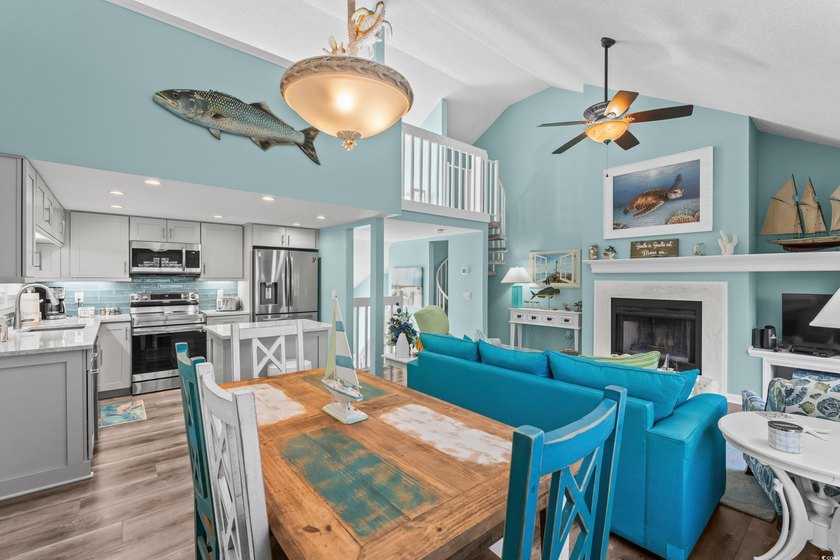 This Beautifully Decorated 2 bed 2 bath condo with loft, in - photo 18