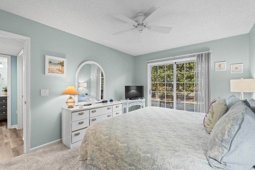 This Beautifully Decorated 2 bed 2 bath condo with loft, in - photo 23