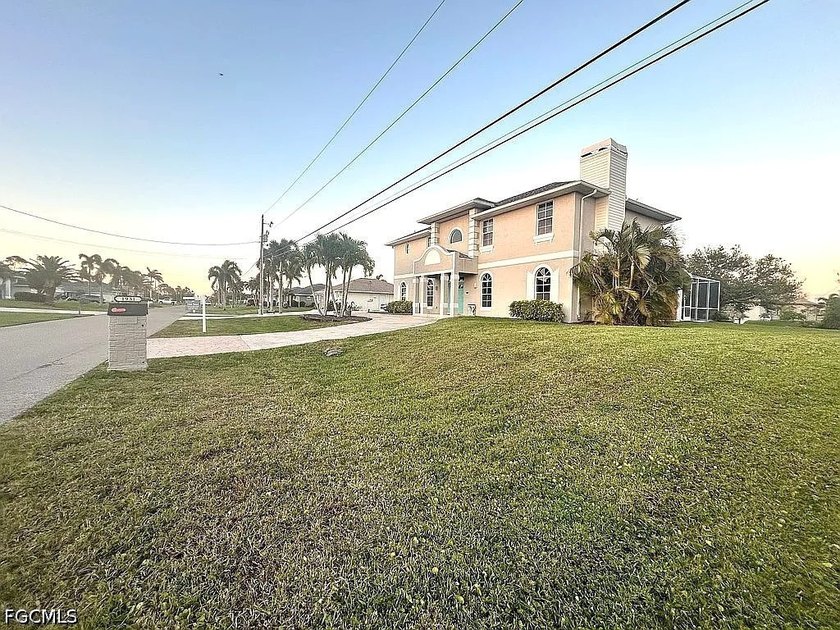 RARE GULF WATERFRONT TRIPLE-LOT ESTATE... Priced to Sell! - photo 23
