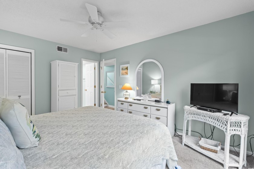This Beautifully Decorated 2 bed 2 bath condo with loft, in - photo 24