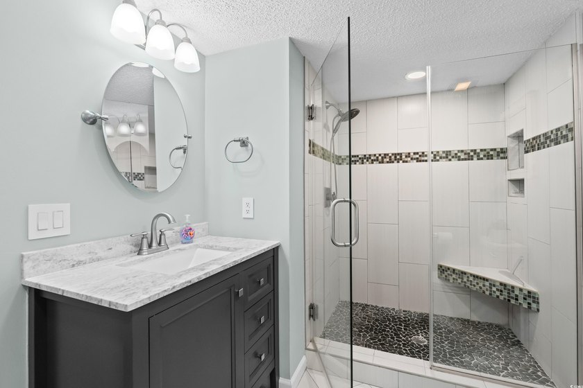 This Beautifully Decorated 2 bed 2 bath condo with loft, in - photo 25