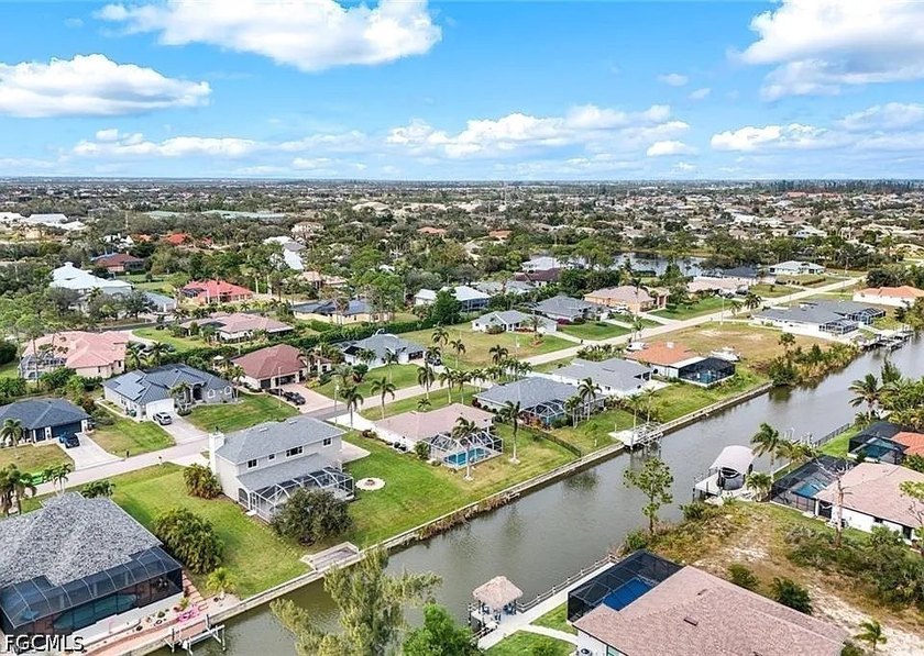 RARE GULF WATERFRONT TRIPLE-LOT ESTATE... Priced to Sell! - photo 25