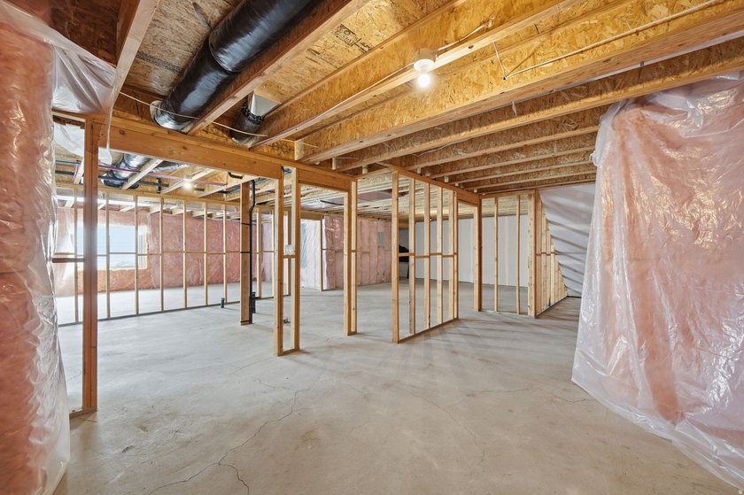 Come enjoy this like-new twin home. Located conveniently near - photo 25
