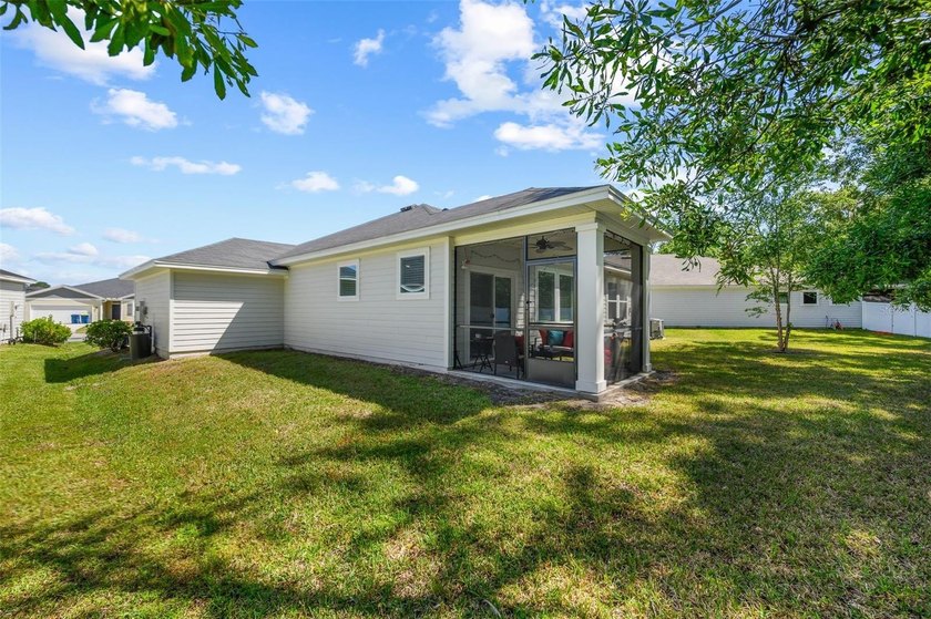 This stunning 2020 David Weekley home perfectly blends modern - photo 35