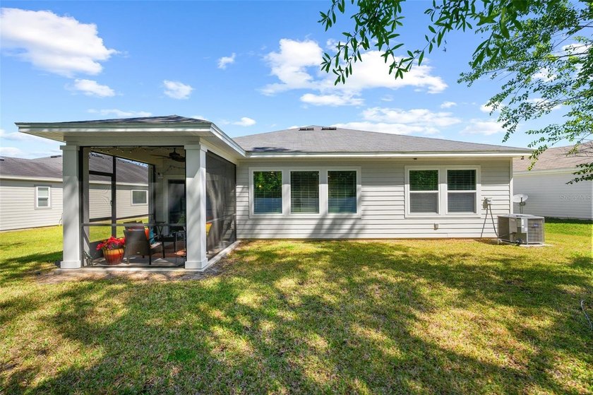 This stunning 2020 David Weekley home perfectly blends modern - photo 36