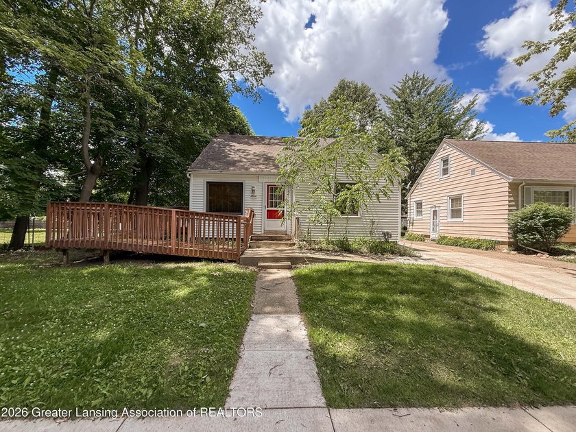3 bed Cape Cod next to wonderful Scott Woods Park. Handicapped - photo 2