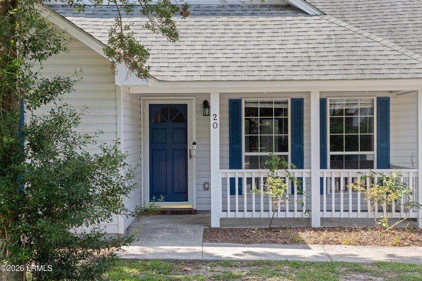 Welcome to 20 Cedar Crest Circle! A well-maintained single-story - photo 4