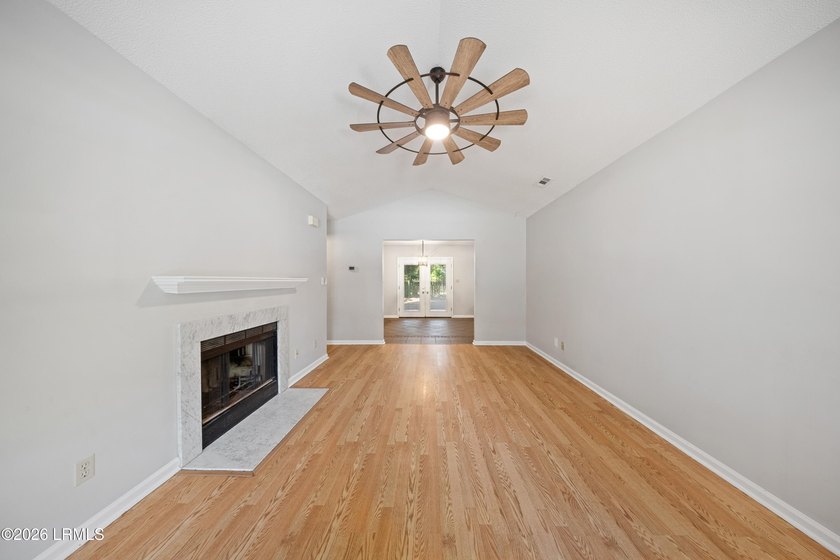 Welcome to 20 Cedar Crest Circle! A well-maintained single-story - photo 7