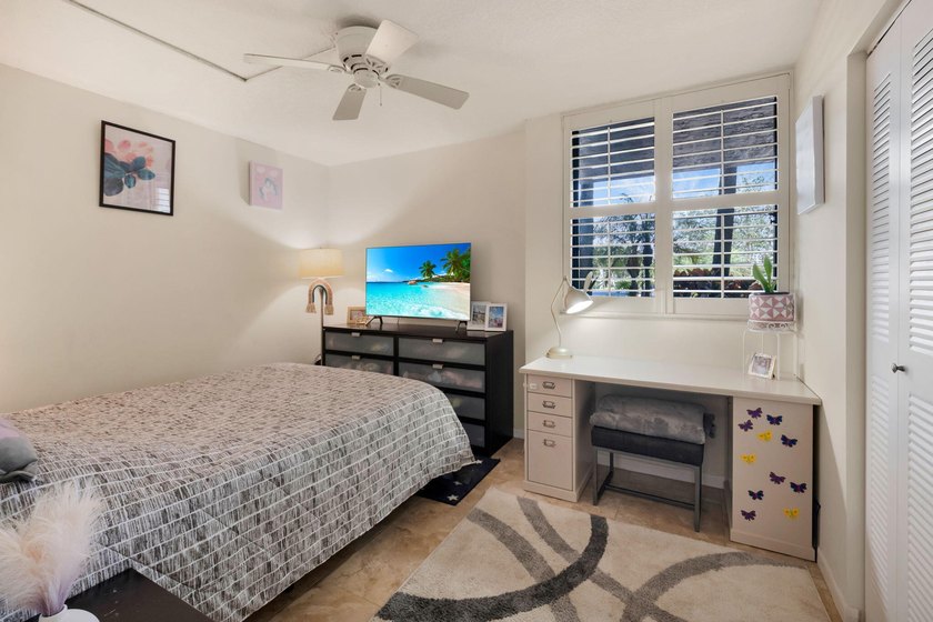 Discover your private oasis in the desirable Southwinds at - photo 25