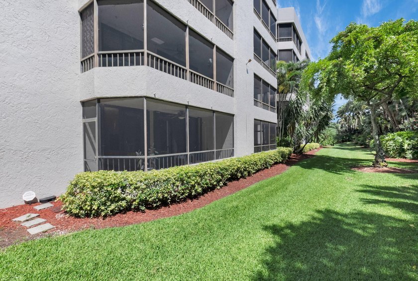 Discover your private oasis in the desirable Southwinds at - photo 33