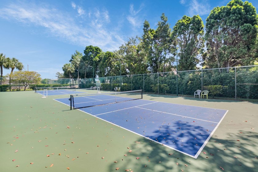 Discover your private oasis in the desirable Southwinds at - photo 46