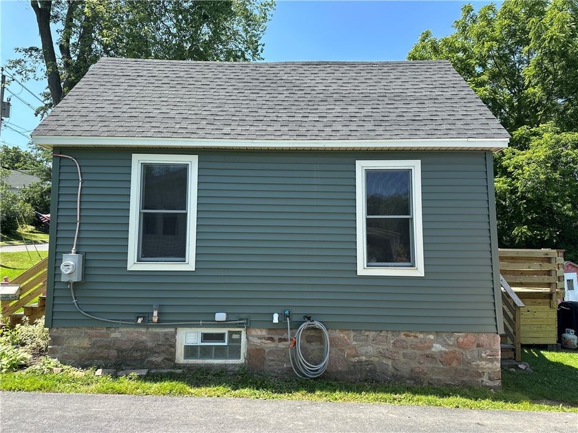 Welcome to 35 Bolton Avenue-a completely renovated, move-in - photo 10