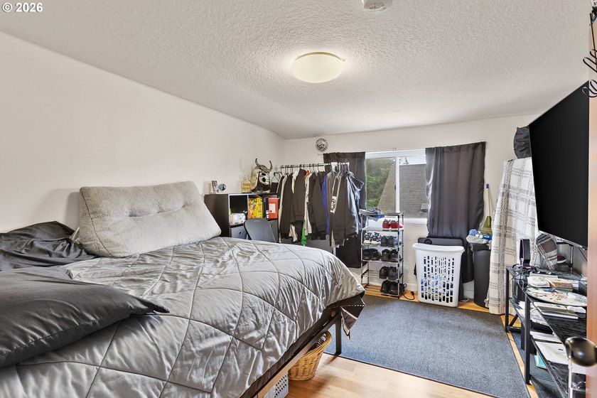 Welcome home to this charming 4 bedroom, 1 bathroom home - photo 13