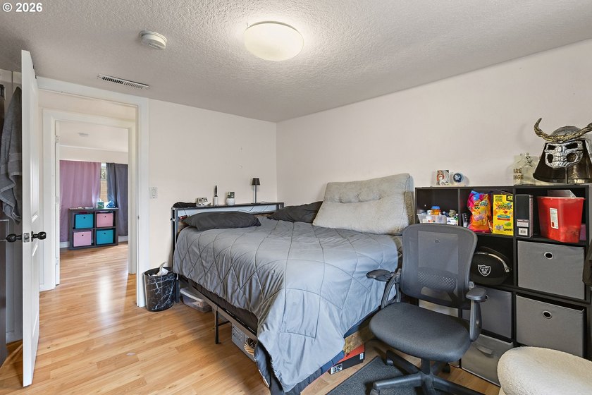 Welcome home to this charming 4 bedroom, 1 bathroom home - photo 14
