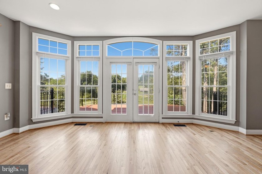 Welcome to 43757 Bent Creek Terrace, an exceptional all-brick - photo 23