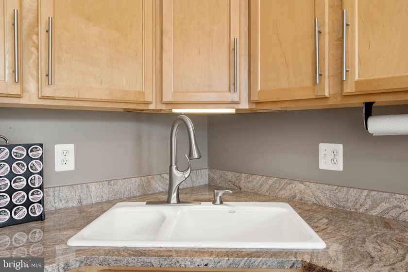 Welcome to 43757 Bent Creek Terrace, an exceptional all-brick - photo 27