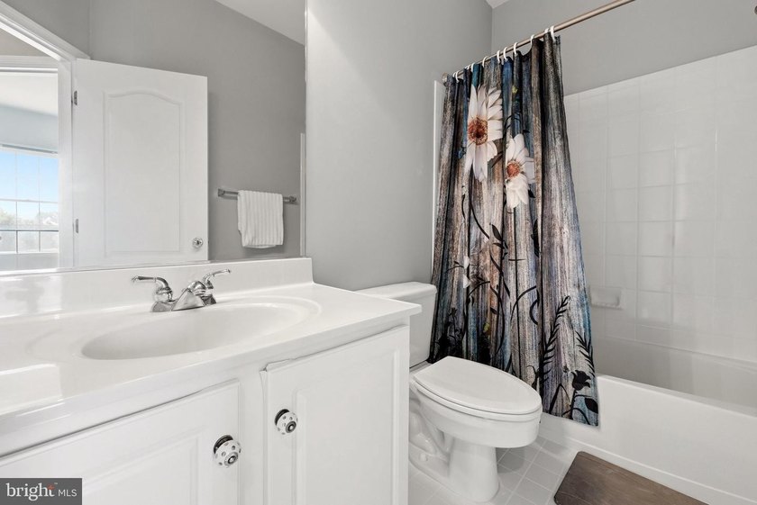 Welcome to 43757 Bent Creek Terrace, an exceptional all-brick - photo 32