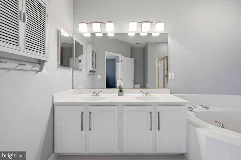 Welcome to 43757 Bent Creek Terrace, an exceptional all-brick - photo 44