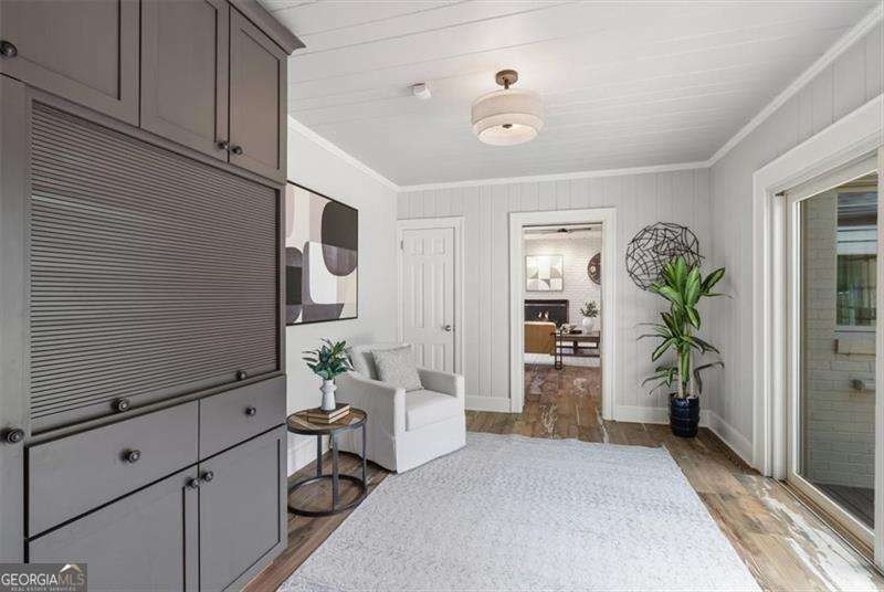 Welcome to this beautifully remodeled and extraordinarily unique - photo 8