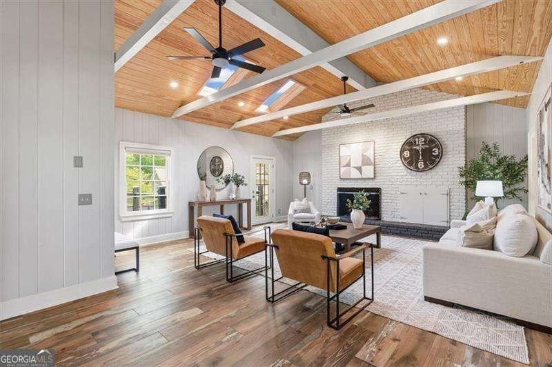 Welcome to this beautifully remodeled and extraordinarily unique - photo 10