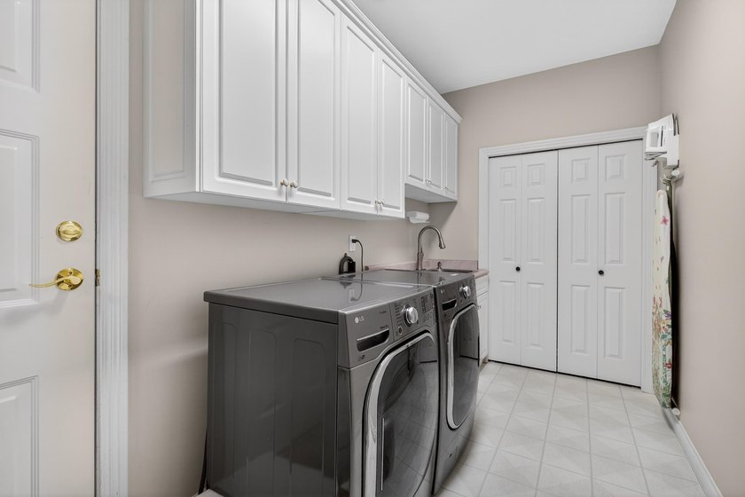 Situated in prestigious Abbey Ridge in Fraser Heights, this - photo 19