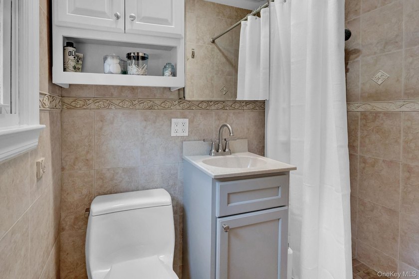 Welcome to 121 Old Field Rd, Huntington-a rare opportunity in - photo 21