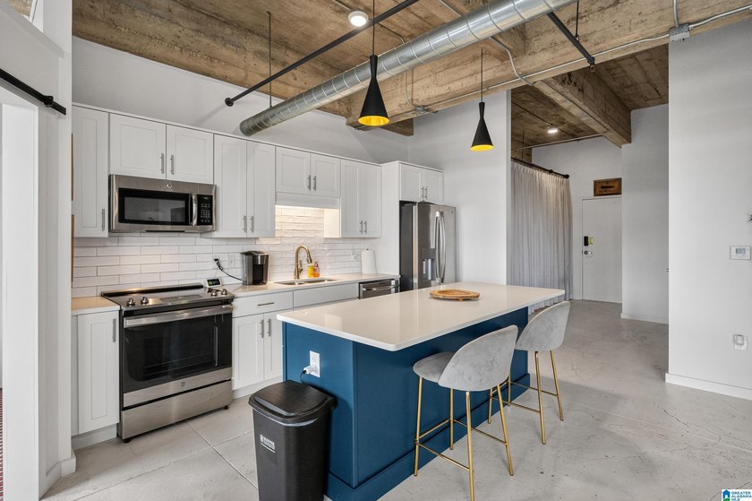 Experience downtown living in Birmingham's Franklin Building - photo 22
