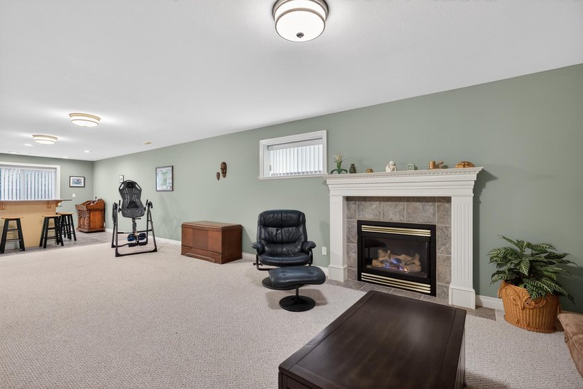 Situated in prestigious Abbey Ridge in Fraser Heights, this - photo 32