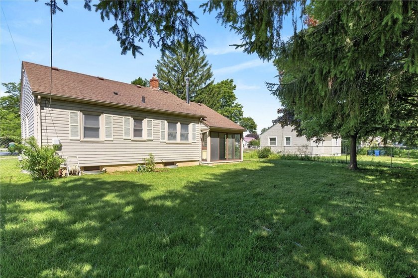 Welcome to 478 LaGrange Ave in the Beautiful Maplewood district - photo 7