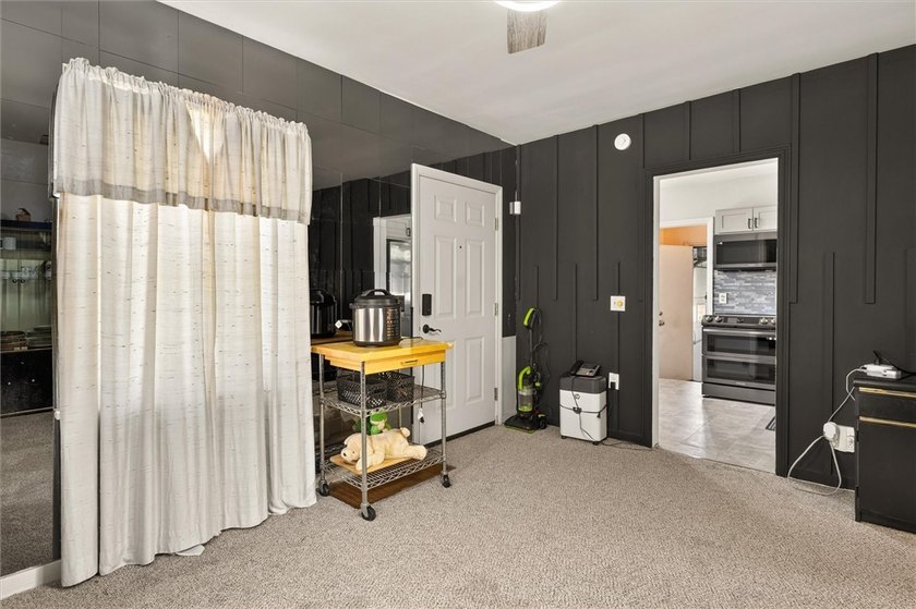Welcome to 478 LaGrange Ave in the Beautiful Maplewood district - photo 10