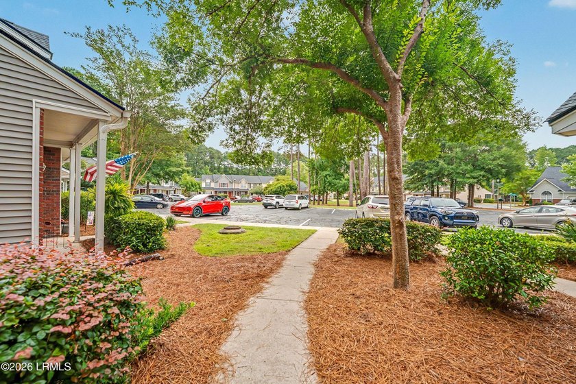 Welcome to this beautifully maintained &amp; thoughtfully updated - photo 4