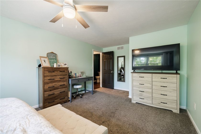 Welcome to 31 Reynolds Road! Located in the sought-after Village - photo 15