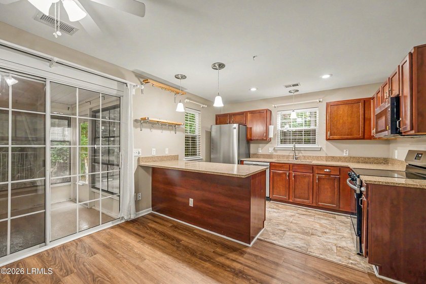 Welcome to this beautifully maintained &amp; thoughtfully updated - photo 8