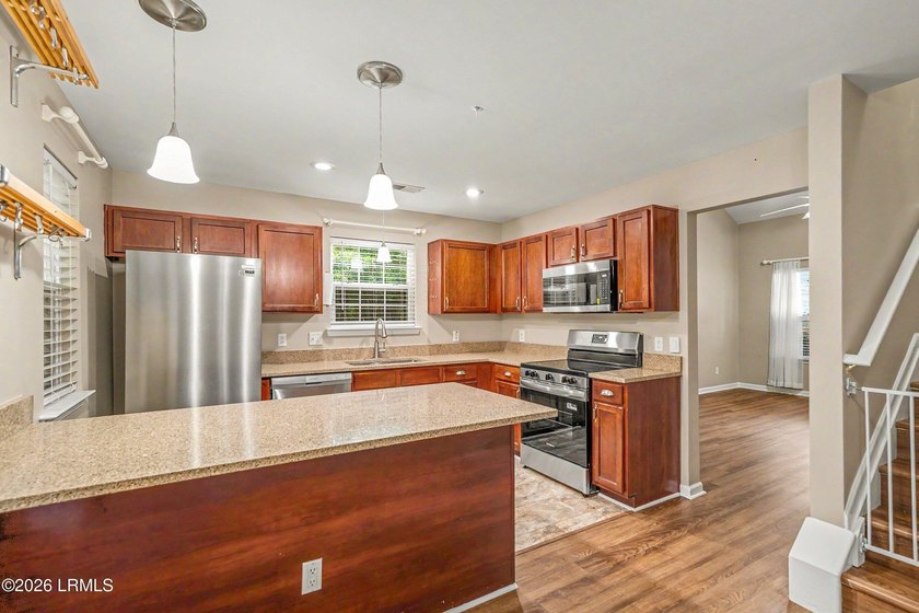 Welcome to this beautifully maintained &amp; thoughtfully updated - photo 9